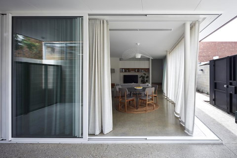 Swainson On Castle - Kawana Tourism 10