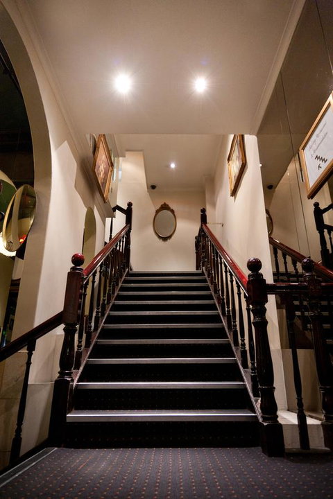 Ambassadors Hotel - Kawana Tourism 28