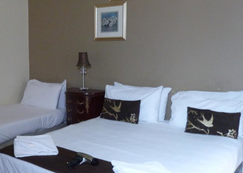 Ambassadors Hotel - Kawana Tourism 27