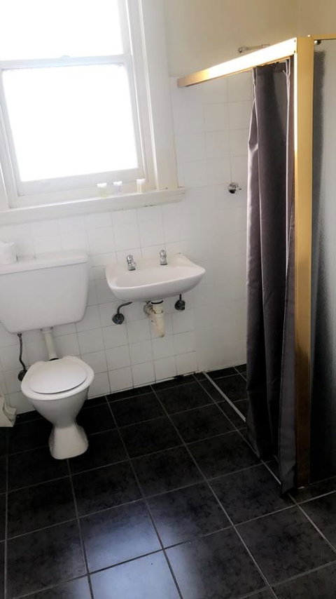 Ambassadors Hotel - Kawana Tourism 25