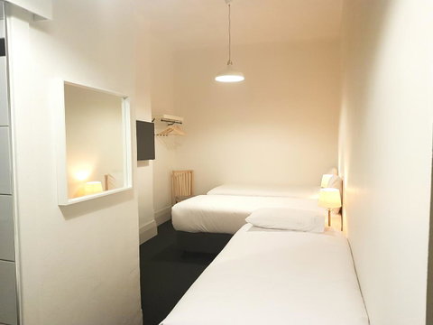 Ambassadors Hotel - Kawana Tourism 3