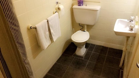 Ambassadors Hotel - Kawana Tourism 41