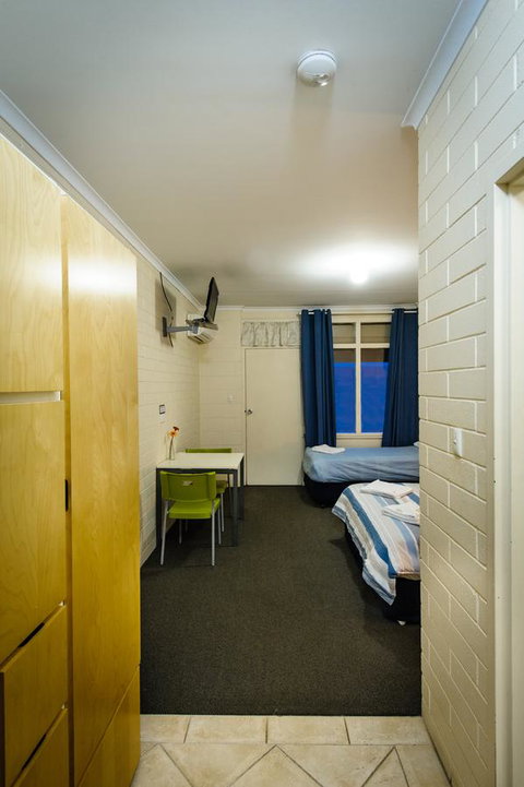The Anglers Inn - Kawana Tourism 10