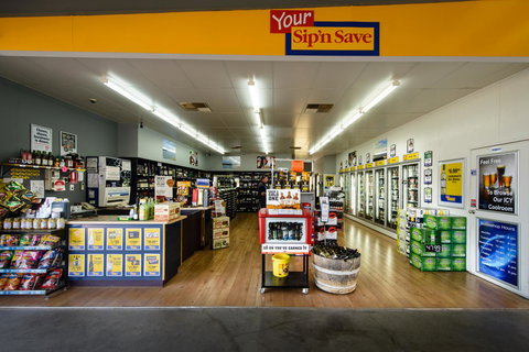 The Anglers Inn - Kawana Tourism 15