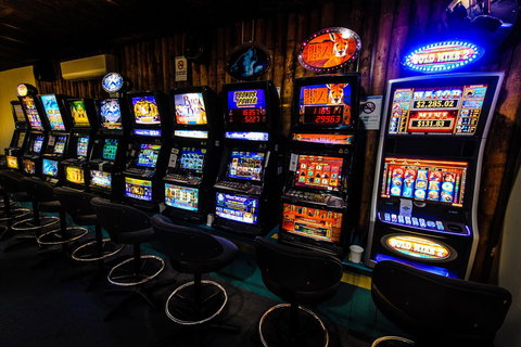 The Anglers Inn - Kawana Tourism 18