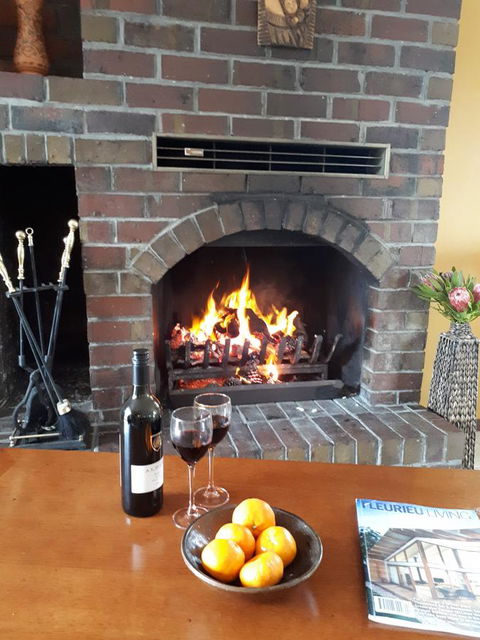 Linger Longer Vineyard - Kawana Tourism 1