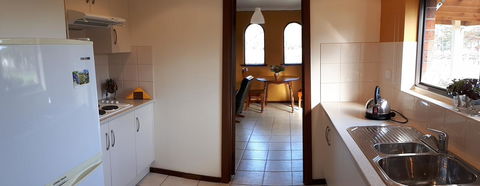Linger Longer Vineyard - Kawana Tourism 8