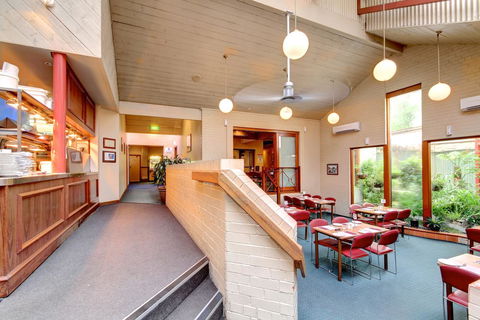 Victoria Hotel Strathalbyn - Kawana Tourism 2