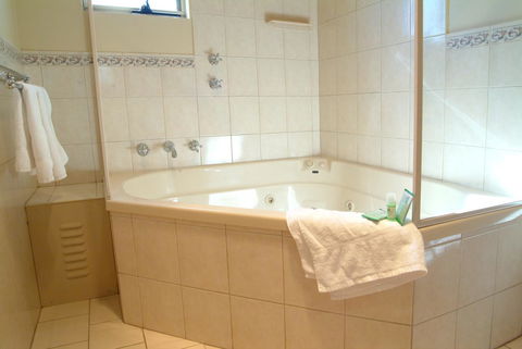 Victoria Hotel Strathalbyn - Kawana Tourism 5