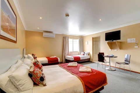Victoria Hotel Strathalbyn - Kawana Tourism 16