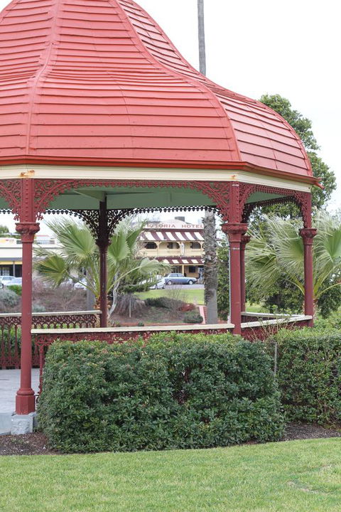 Victoria Hotel Strathalbyn - Kawana Tourism 8