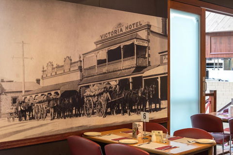 Victoria Hotel Strathalbyn - Kawana Tourism 21