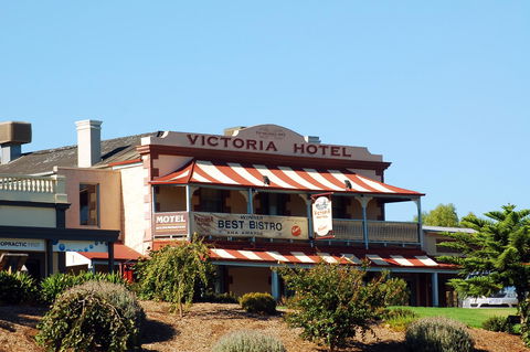 Victoria Hotel Strathalbyn - Kawana Tourism 9