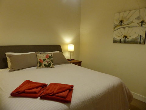 Andy\'s Accommodation - Kawana Tourism 0