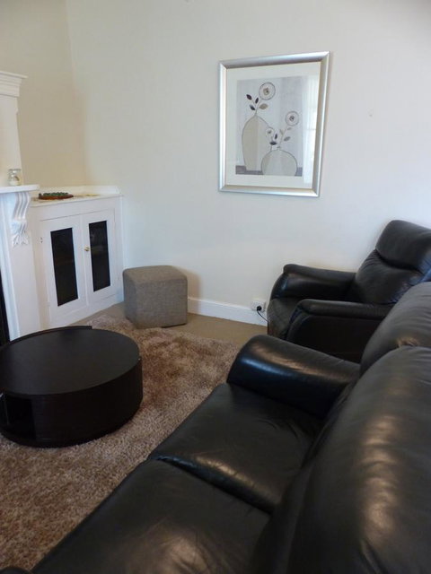 Andy\'s Accommodation - Kawana Tourism 7