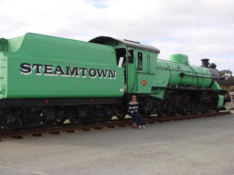 Andy\'s Accommodation - Kawana Tourism 24