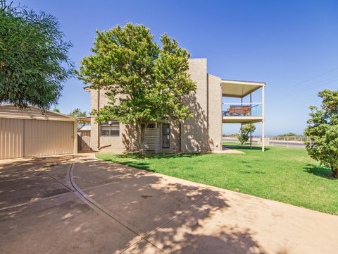 Pearl By The Sea - Kawana Tourism 12