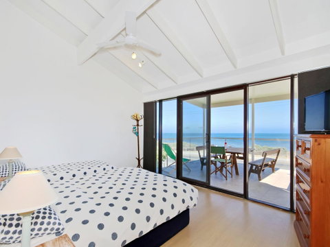 Pearl By The Sea - Kawana Tourism 7