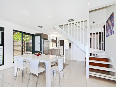 Pearl By The Sea - Kawana Tourism 2
