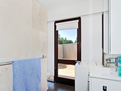 Pearl By The Sea - Kawana Tourism 6