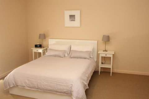 The Lighthouse - Beachfront Accommodation - Kawana Tourism 8