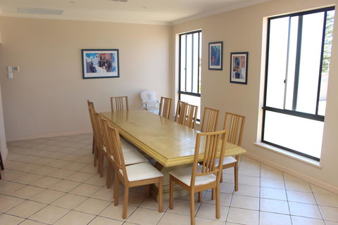 The Lighthouse - Beachfront Accommodation - Kawana Tourism 10