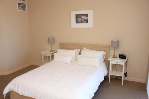 The Lighthouse - Beachfront Accommodation - Kawana Tourism 6