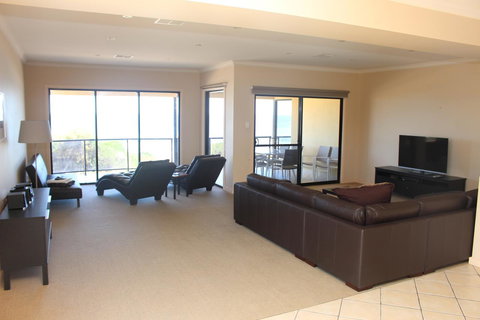 The Lighthouse - Beachfront Accommodation - Kawana Tourism 2
