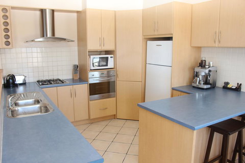 The Lighthouse - Beachfront Accommodation - Kawana Tourism 7