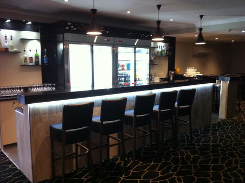 Cattlemans Country Motor Inn & Serviced Apartments - Kawana Tourism 1
