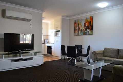 Cattlemans Country Motor Inn & Serviced Apartments - Kawana Tourism 42