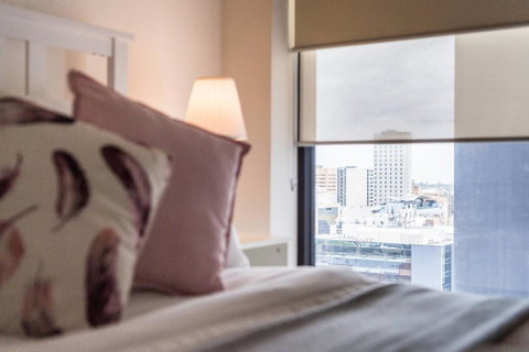 Modern 2 Bedroom+WIFI/Netflix/Parking+Great Views! - Kawana Tourism 5