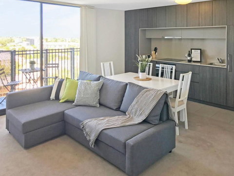 Modern 2 Bedroom+WIFI/Netflix/Parking+Great Views! - Kawana Tourism 44