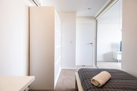 Modern 2 Bedroom+WIFI/Netflix/Parking+Great Views! - Kawana Tourism 31