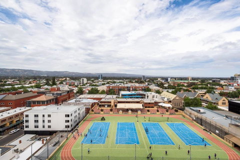 Modern 2 Bedroom+WIFI/Netflix/Parking+Great Views! - Kawana Tourism 24