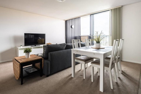 Modern 2 Bedroom+WIFI/Netflix/Parking+Great Views! - Kawana Tourism 13