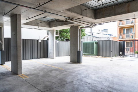 Modern 2 Bedroom+WIFI/Netflix/Parking+Great Views! - Kawana Tourism 17