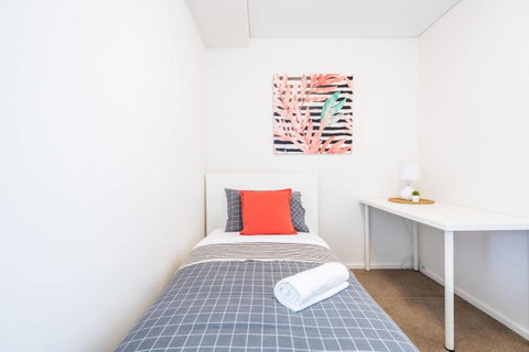 Modern 2 Bedroom+WIFI/Netflix/Parking+Great Views! - Kawana Tourism 23