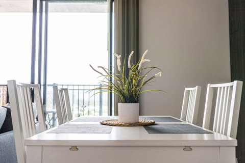 Modern 2 Bedroom+WIFI/Netflix/Parking+Great Views! - Kawana Tourism 30