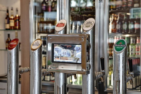 Walkers Arms Hotel - Kawana Tourism 9