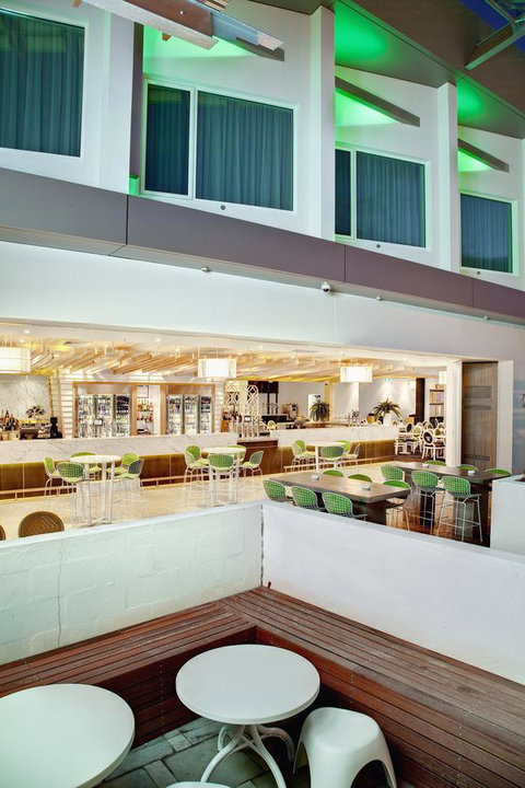 Walkers Arms Hotel - Kawana Tourism 14