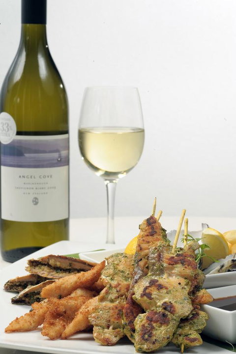 Walkers Arms Hotel - Kawana Tourism 20