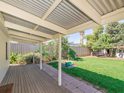 Boat House - Kawana Tourism 10