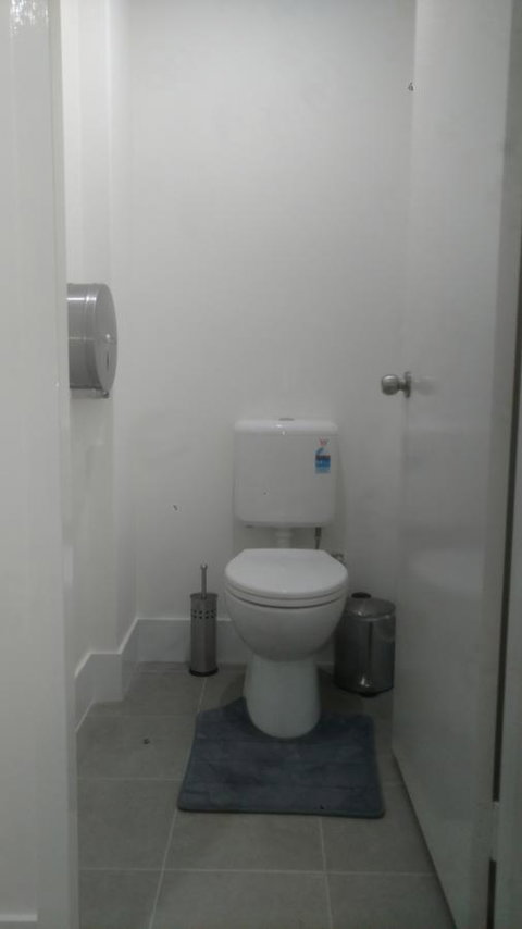 Perth City Backpackers Hostel - Note - Valid Passport Required To Check In - Kawana Tourism 16