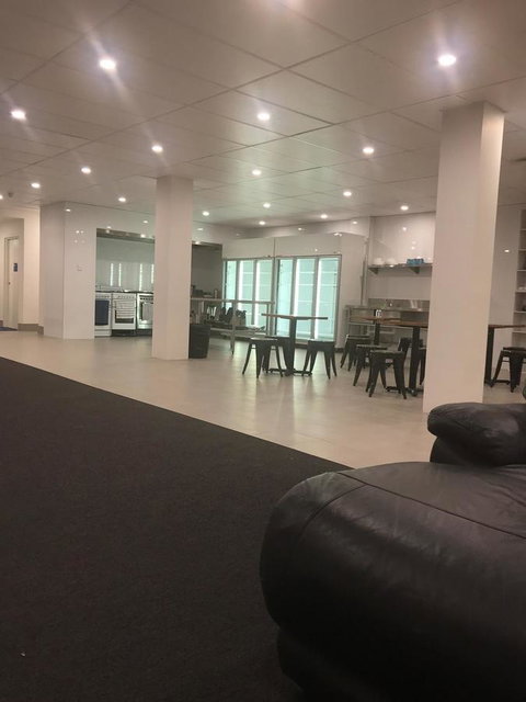 Perth City Backpackers Hostel - Note - Valid Passport Required To Check In - Kawana Tourism 11
