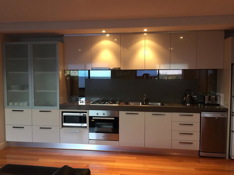 Parklane Apartments - Kawana Tourism 6