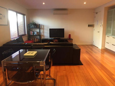 Parklane Apartments - Kawana Tourism 5