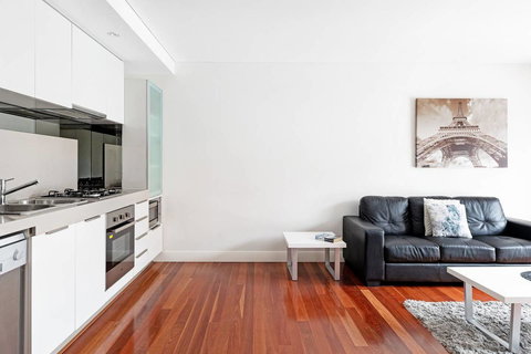 Parklane Apartments - Kawana Tourism 12