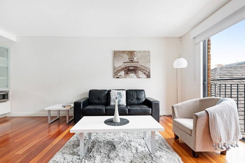 Parklane Apartments - Kawana Tourism 0