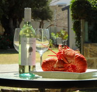 Lazy Lobster Holiday Units  Chalets - Kawana Tourism